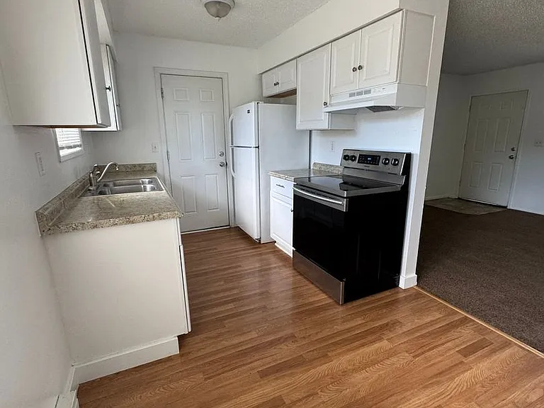 1110 N 1st Ave — Photo 6