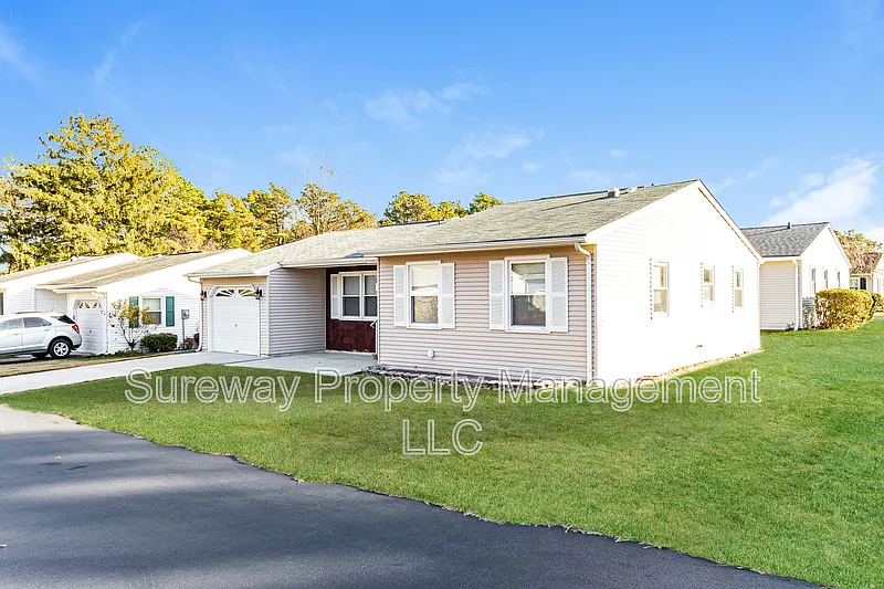 Building Photo - 49 Westport Dr #71
