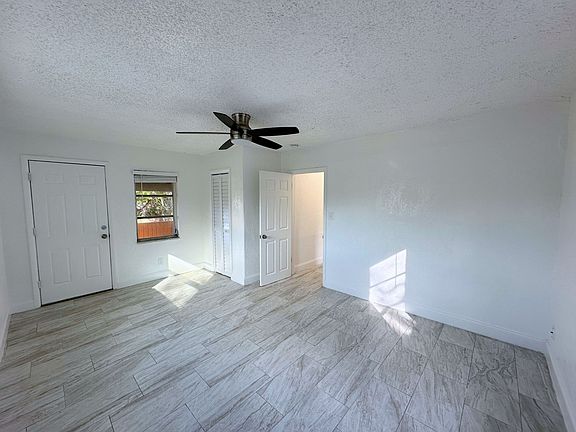 4th image of 300 NE 4th St #11491504