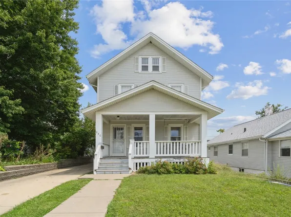 956 Maplewood Dr NE, Cedar Rapids, IA 52402