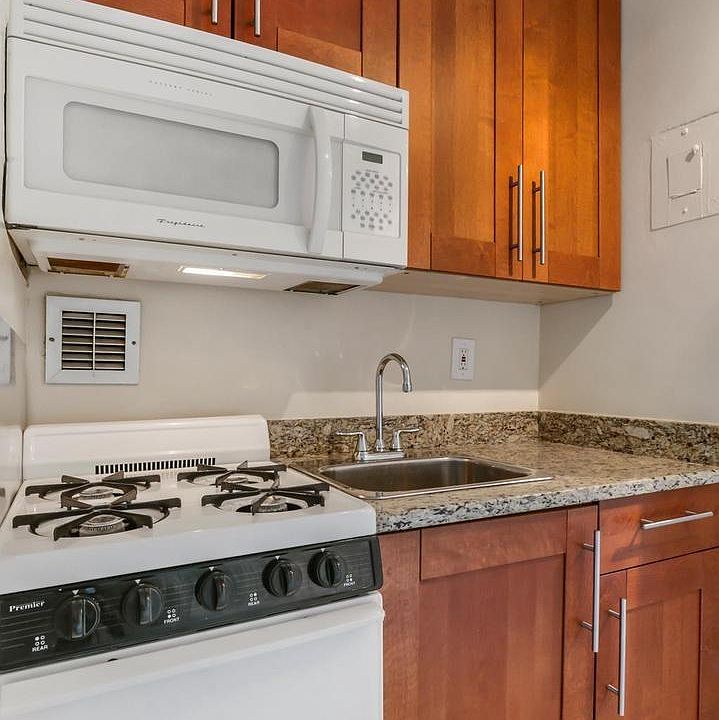 1st image of 1011 Arlington Blvd Floor 5