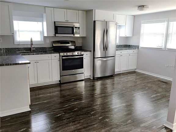 4th image of 6724 Americana Dr NE #181