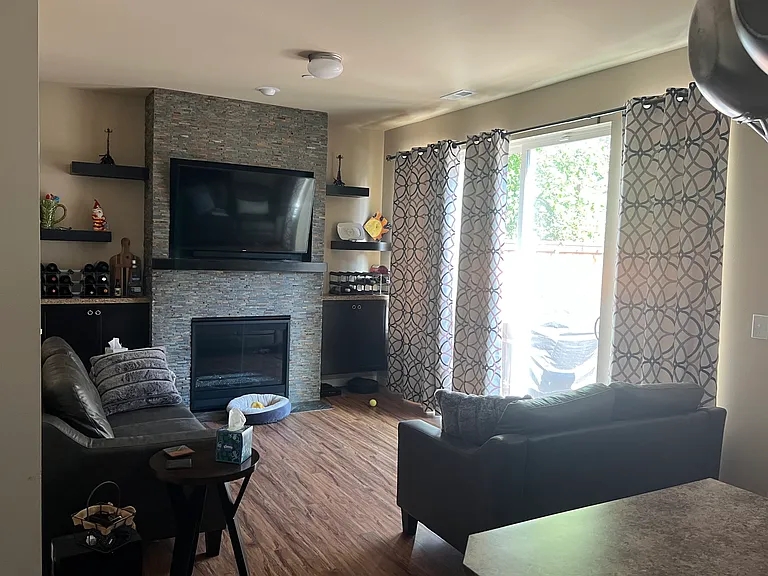 1410 NE Watland St #2 — Photo 3