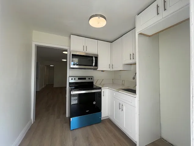 413 N East St — Photo 12