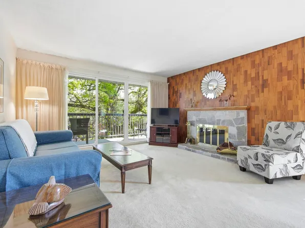 2320 Trinity St #302, Vancouver, BC V5L 4W7