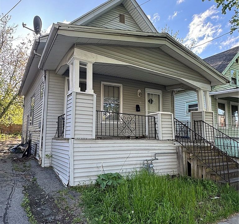 1st image of 272 Stevens Ave