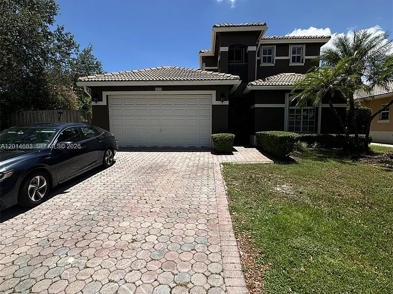 9026 SW 160th Ter — Photo 2