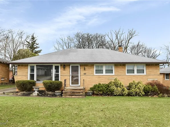 2800 Augustine Dr, Parma, OH 44134