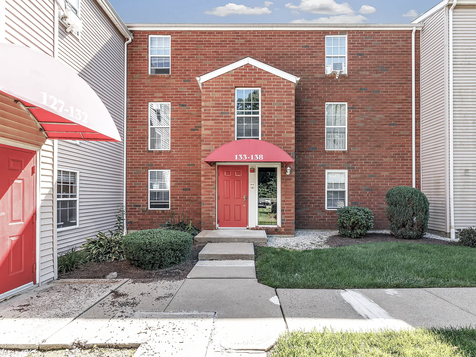 1 bed, 696 sqft, $1,900 — Photo 1