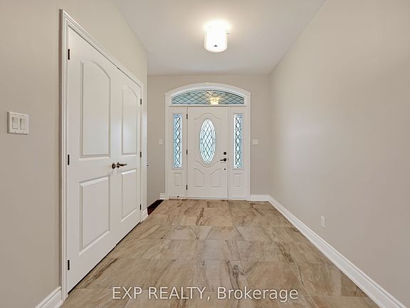 4th image of 28 Singleton St