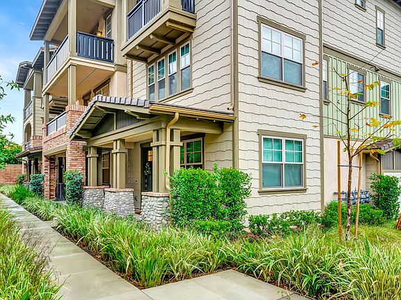 2nd image of 554 Boulder Cir #4