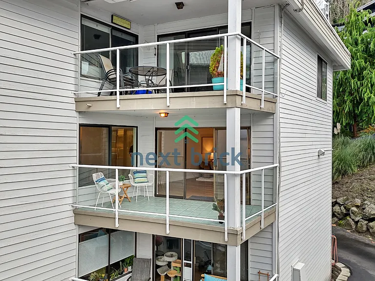 2104 Alki Ave SW #306 — Photo 28