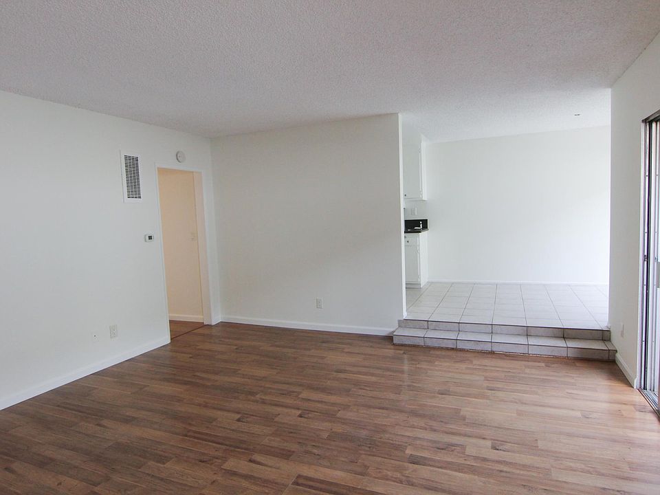 1st image of 854 9th St #2