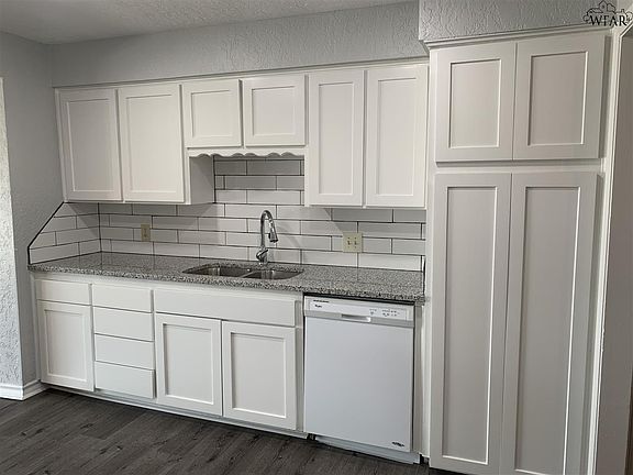 4th image of 4352 Boren Ave