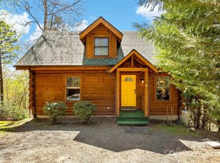 231 Rabbits Pl, Lake Lure, NC 28746