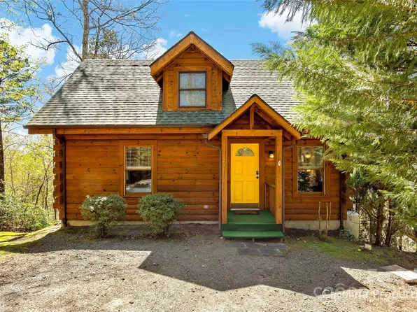 231 Rabbits Pl, Lake Lure, NC 28746