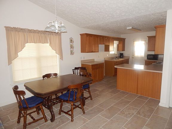 4th image of 406 NE Sherrill Street
