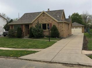 74 Chesterfield Dr, Cheektowaga, NY 14215