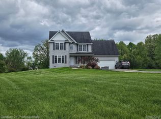1451 Ashlyn Ct, Fowlerville, MI 48836