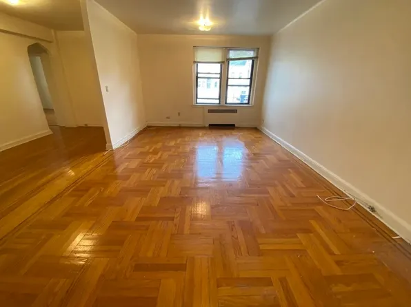 83-14 Lefferts Boulevard image 1 of 8