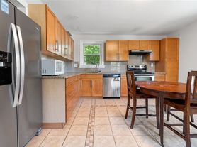 15 Holton St, Allston, MA