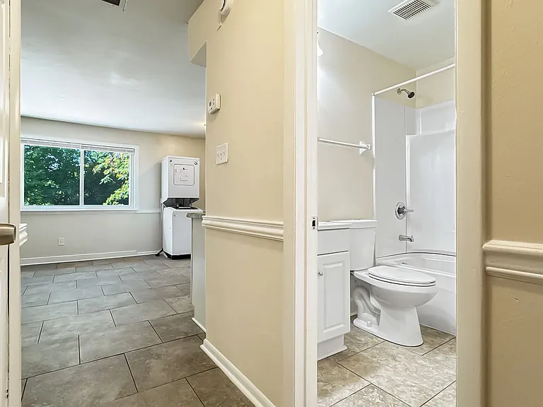 312 Ashlawn Dr #6 — Photo 7