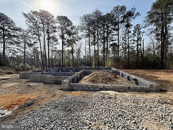 3rd image of 28 S Glebe Rd