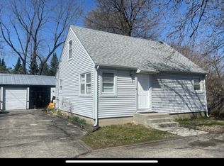 (Undisclosed Address), McHenry, IL 60050