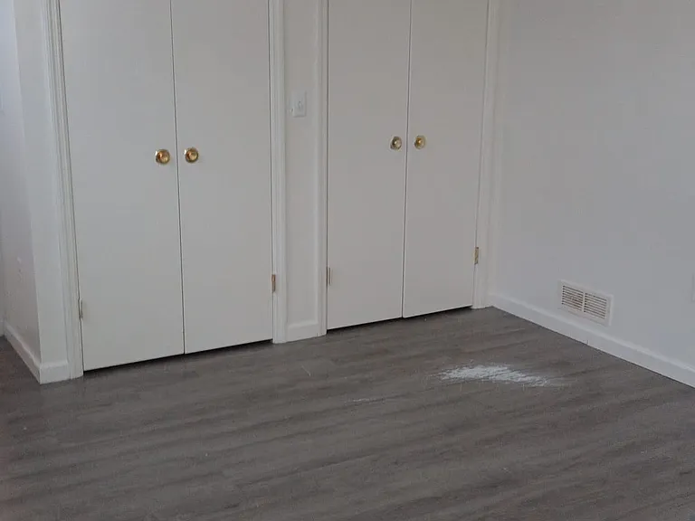 Grammery Court Apartments — Photo 26