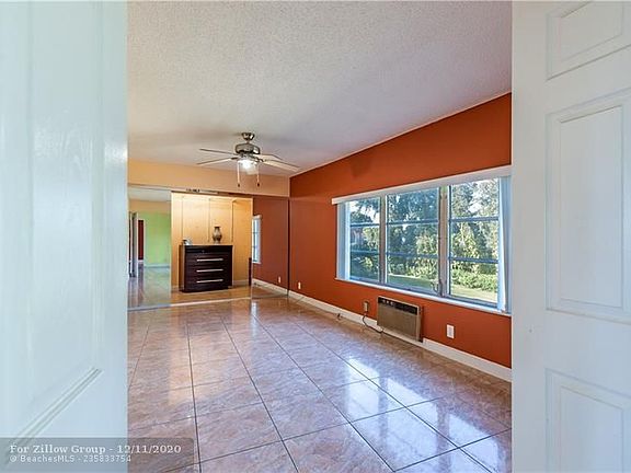 5th image of 300 S Hollybrook Dr APT 305