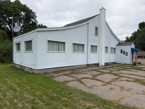 12394 Riverside Dr, White Pigeon, MI 49099