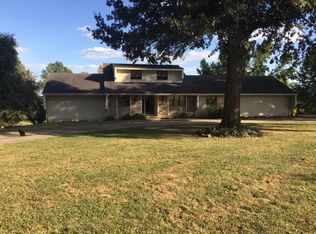208 S 30th St, Lexington, MO 64067