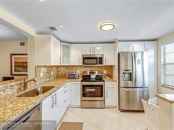 2nd image of 2303 Lucaya Ln APT M3
