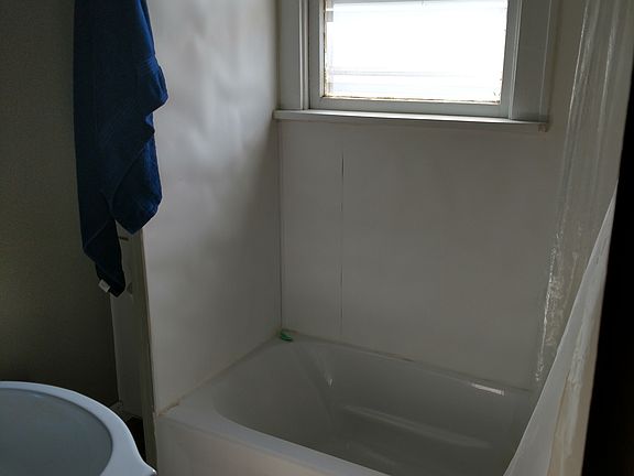 5th image of 1409 W 6th St