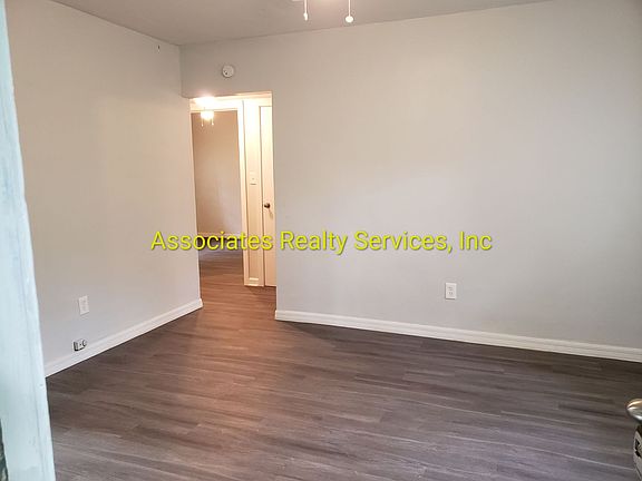 2nd image of 1610 E University Ave #505-01