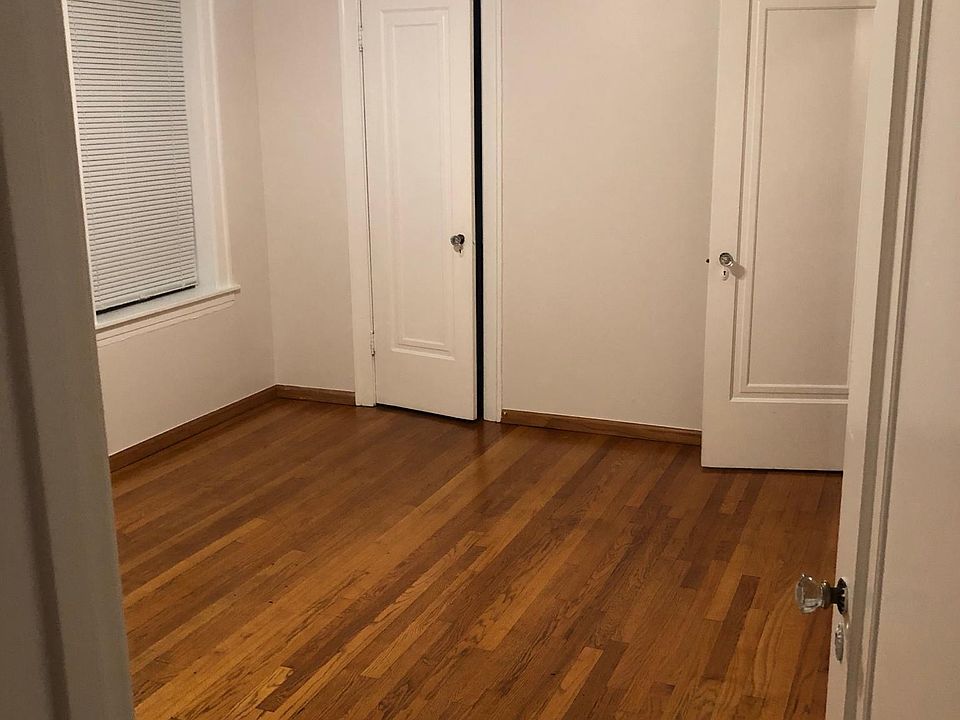 1st image of 4847 Greenleaf St #1