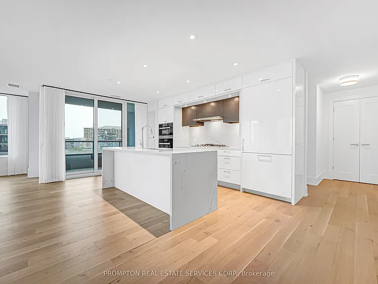 455 Wellington St W #908 — Photo 15
