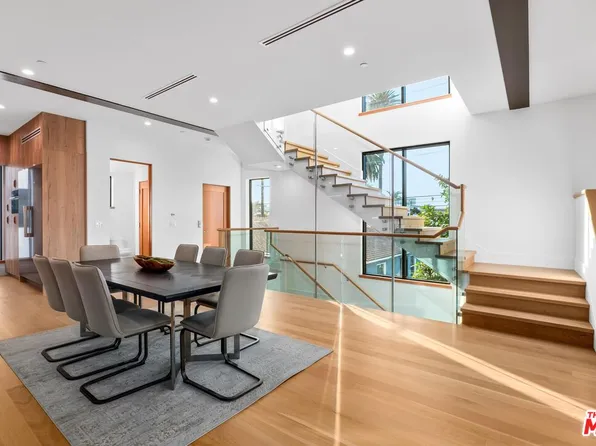 2110 Barry Ave, Los Angeles, CA 90025
