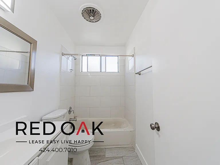 7502 Canby Ave #4 — Photo 12