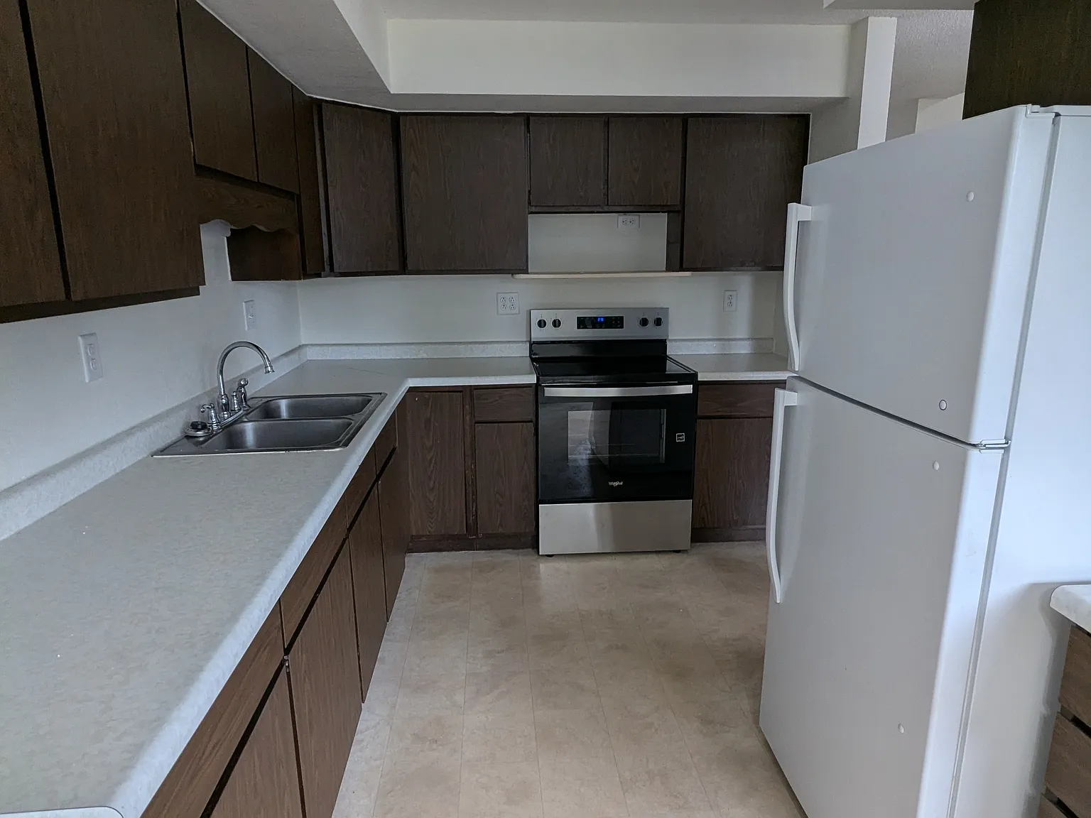 2 bed, 900 sqft, $1,275 — Photo 1
