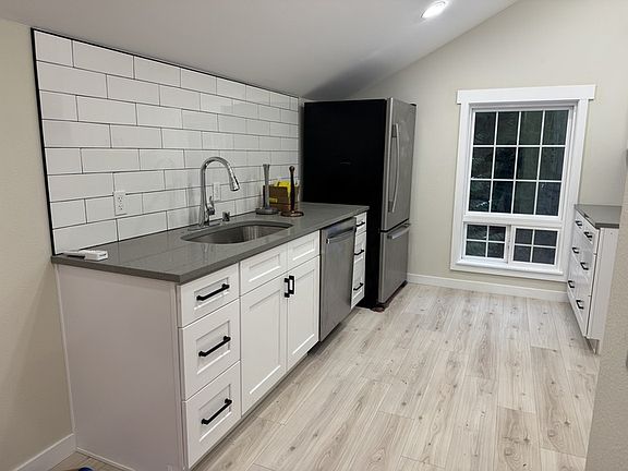 4th image of 20418 Columbia St NE #B
