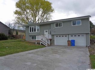 238 W Larkspur Ln, Lewiston, ID 83501
