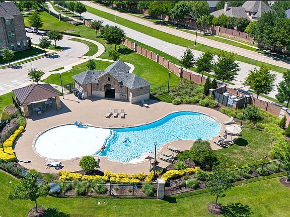 3rd image of 4237 Shavano Dr