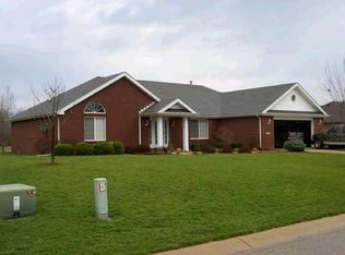 950 W Cabriolet Way, Pendleton, IN 46064