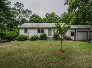 60 Red Bush Ln, Milford, CT 06461