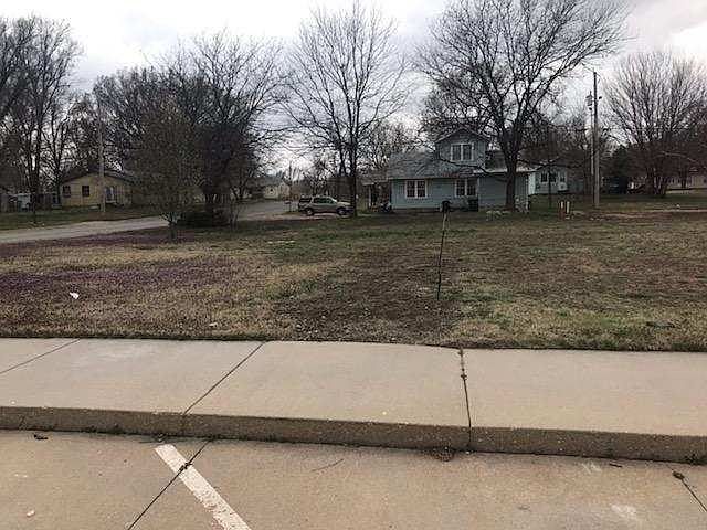 1st image of 705 N 6th St
