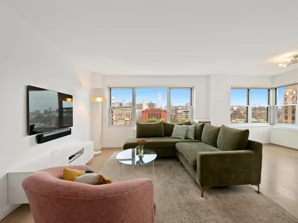 20 East 9th Street 16F image 3 of 28