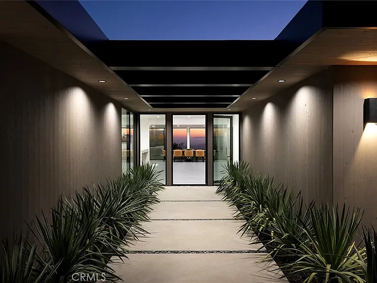 9015 Alto Cedro Dr — Photo 13