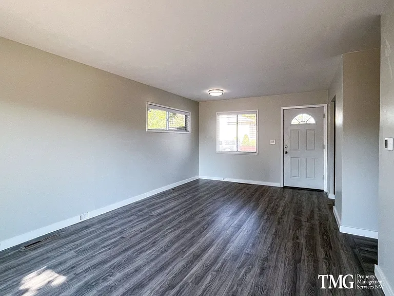 2407 Concord St — Photo 3