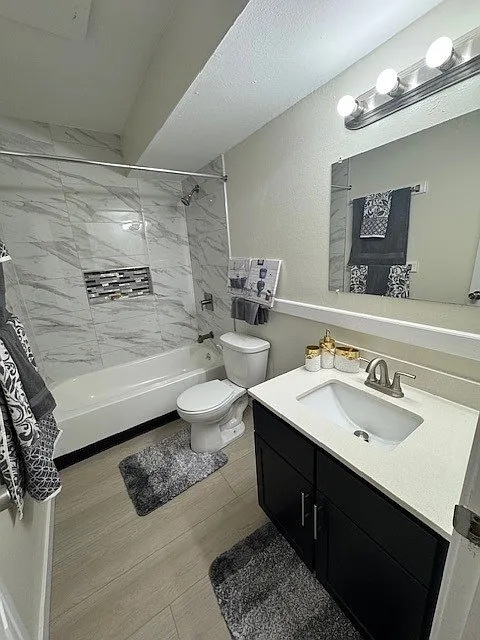 Twin Fountain Apartments — Photo 2